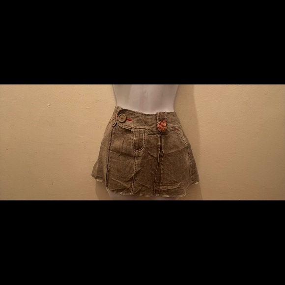 Dollhouse Y2K Tan Linen Mini Skirt W/ Pockets - Picture 2 of 7